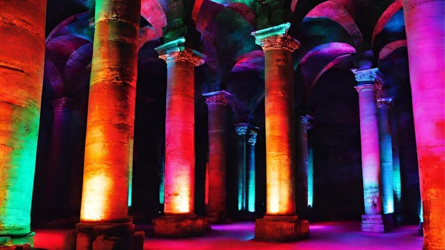 Istanbul: Basilica Cistern Tour, Discovering Medusa - Columns, water, and Roman engineering