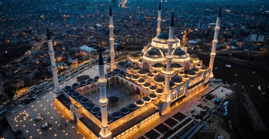 Istanbul: Best of One Day Two Continents Tour, Europe&Asia - Dolmabahçe Palace brings imperial Istanbul indoors