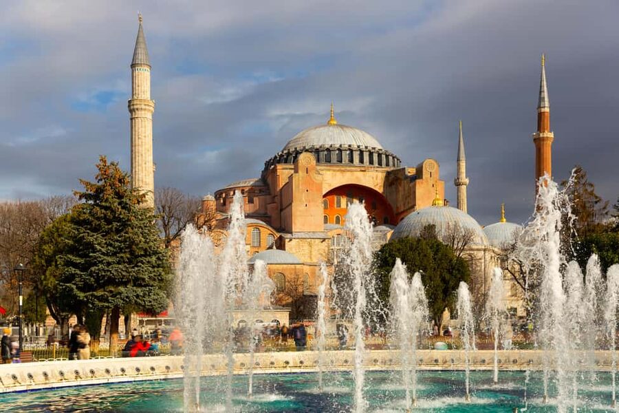 Istanbul: Blue Mosque and Hagia Sophia Tour w/Entry Tickets - Entering Hagia Sophia with a pre-arranged ticket
