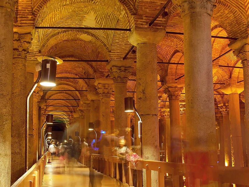 Istanbul: Blue Mosque, Basilica Cistern, & Hagia Sophia Tour - What the guide adds to the experience