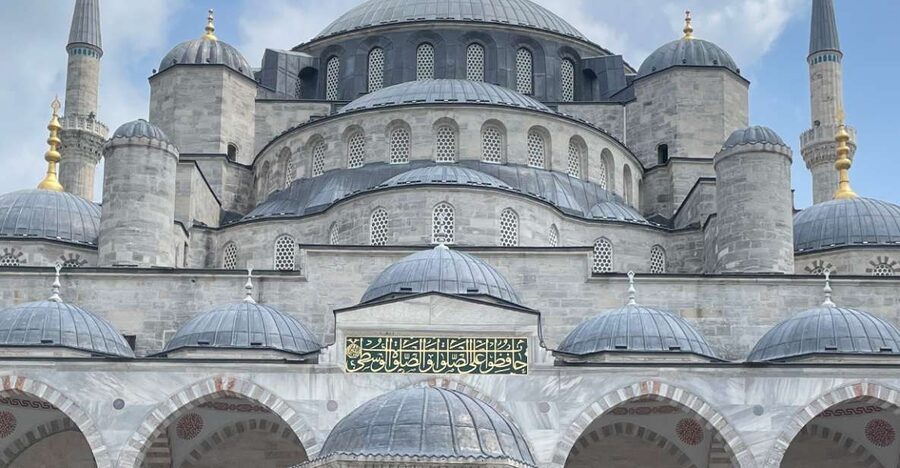 Istanbul: Blue Mosque Guided Tour - Group size, sound, and the crowd factor