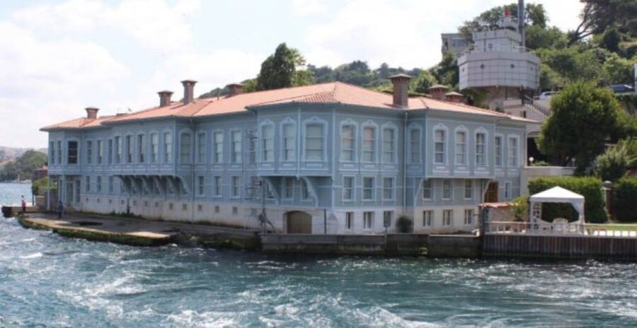 Istanbul: Bosphorus And Golden Horn Morning or Sunset Cruise - The strait between Europe and Asia
