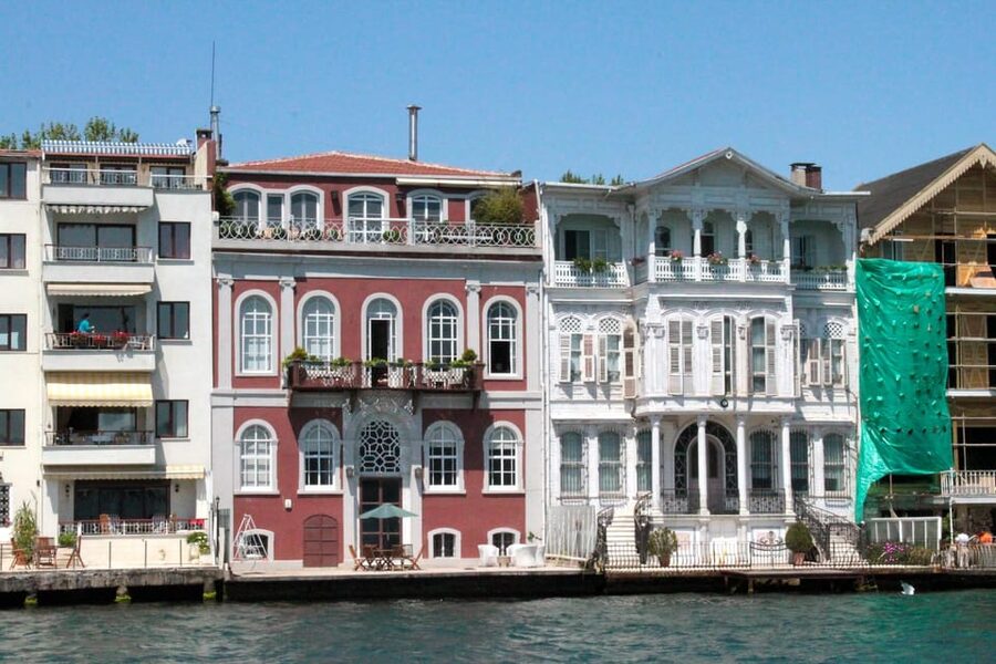 Istanbul: Bosphorus Boat Cruise - Why Istanbul looks different from the Bosphorus
