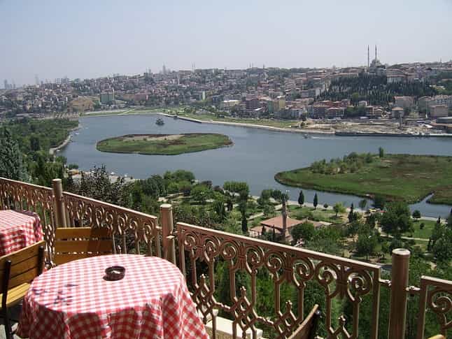 Istanbul: Bosphorus Cruise and Golden Horn Bus Tour - Seeing Istanbul from the Bosphorus
