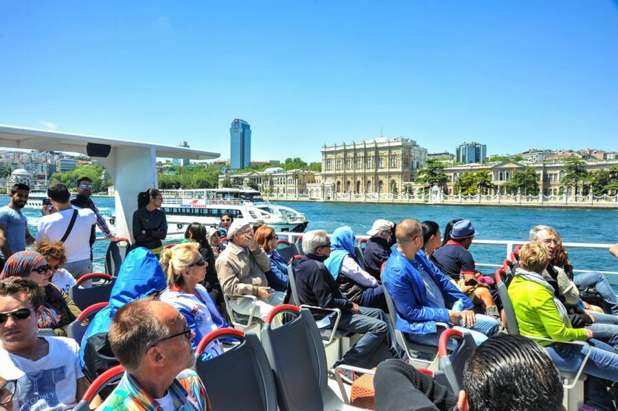 Istanbul: Bosphorus Cruise w/Audio Guide and Sunset Option - Why Istanbul looks different from the Bosphorus