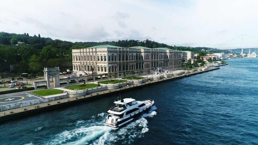Istanbul: Bosphorus Cruise with Stopover on the Asian Side - Boarding near Dolmabahce Mosque