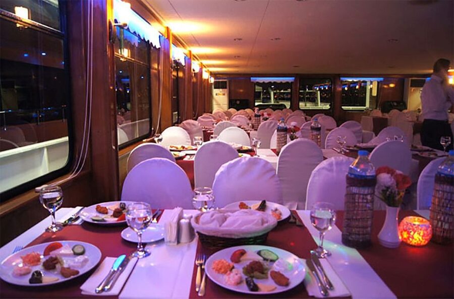 Istanbul Bosphorus Dinner Cruise &Entertainment hotel pickup - Dinner: what you actually receive