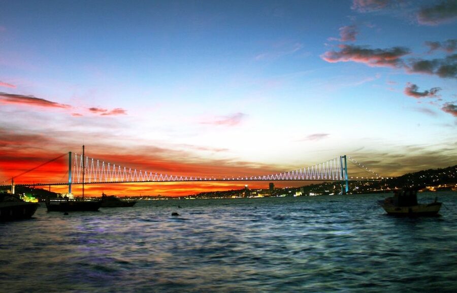Istanbul Bosphorus Dinner Cruise &Entertainment hotel pickup - Drinks and the important package distinction