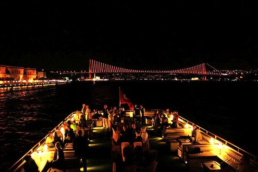 Istanbul Bosphorus Dinner Cruise &Entertainment hotel pickup - How the timing affects the experience