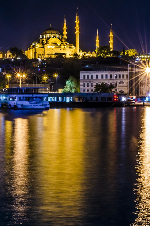 Istanbul: Bosphorus Dinner Cruise Incl. Drinks with Transfer - Traditional dancing and the party atmosphere