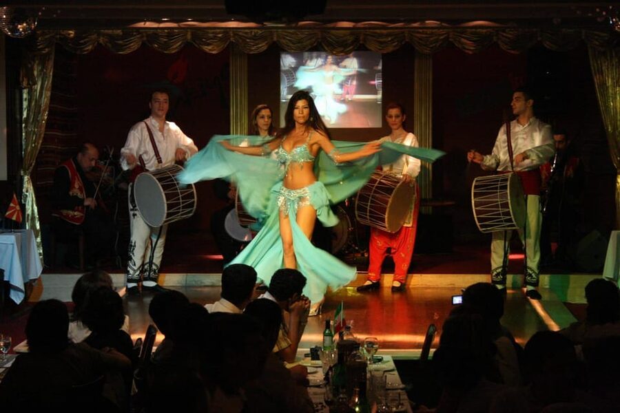 Istanbul: Bosphorus Dinner Cruise Incl. Drinks with Transfer - Ortaköy Mosque and the Bosphorus Bridge