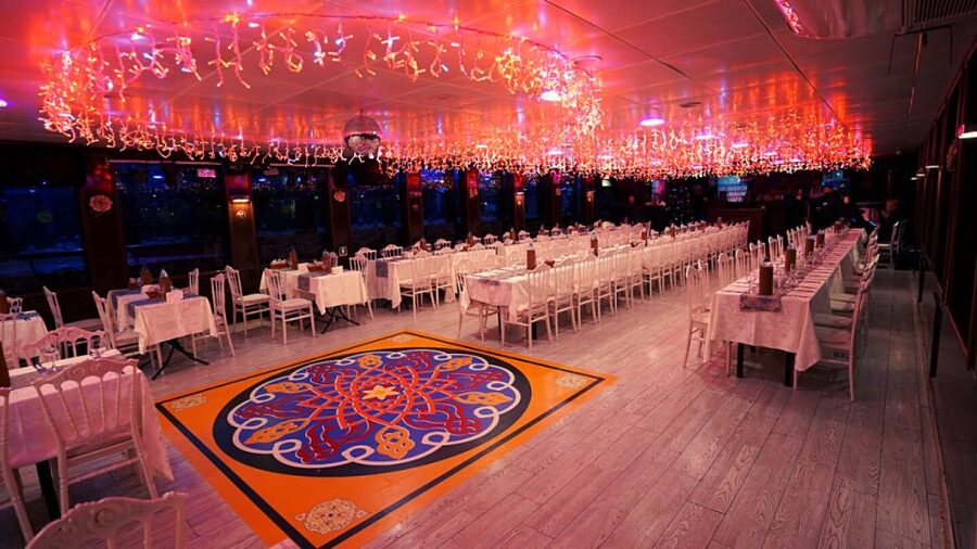 Istanbul: Bosphorus Dinner Cruise with Drinks & Turkish Show - The first course: Turkish appetizers at your table