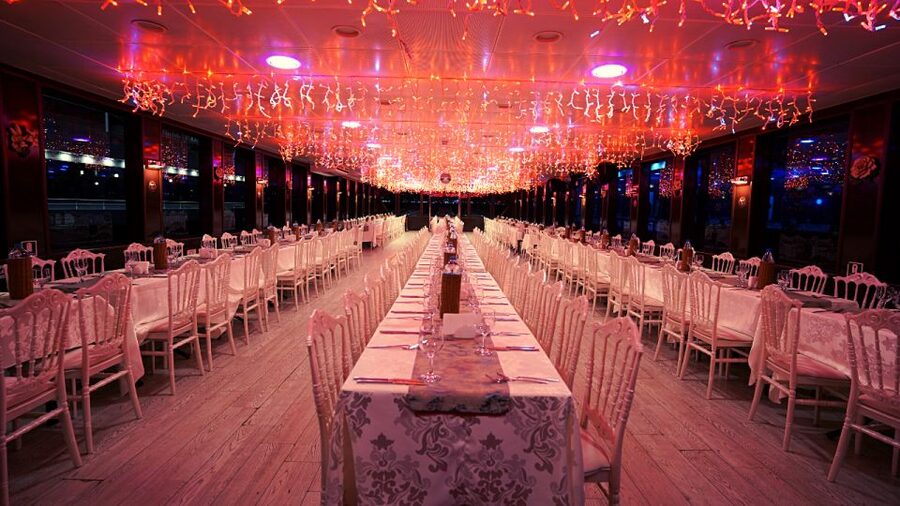 Istanbul: Bosphorus Dinner Cruise with Drinks & Turkish Show - The entertainment: a compact tour of Turkish dance