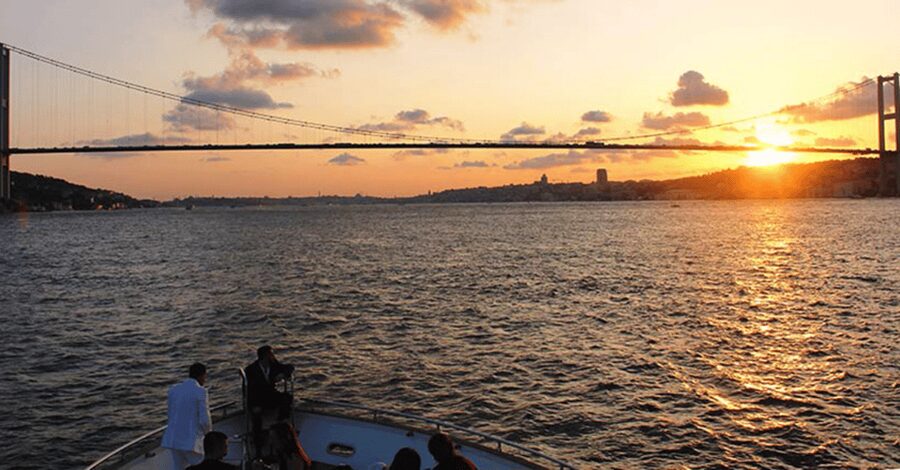 Istanbul: Bosphorus Dinner Cruise with Private Table & Show - Pickup, harbor meeting, and the return ride