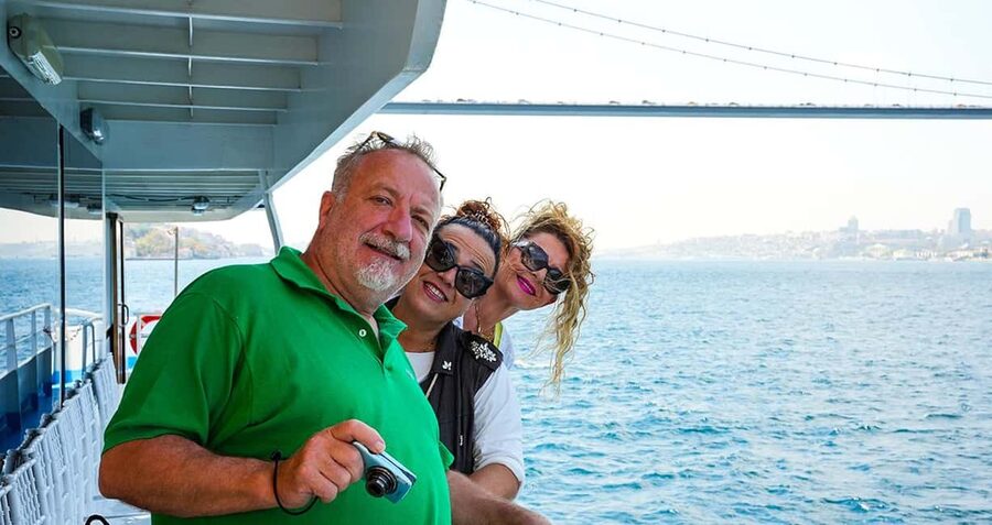 Istanbul: Bosphorus & Golden Horn Cruise Daytime or Sunset - Daytime or sunset: which departure should you choose?
