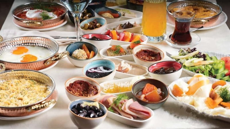 Istanbul: Bosphorus Morning Cruise with Breakfast - Turkish breakfast with a view from the Sultania