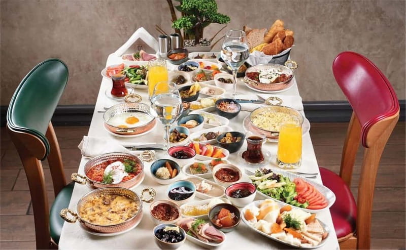Istanbul: Bosphorus Morning Cruise with Breakfast - Finding the Kabataş pier before 10 AM
