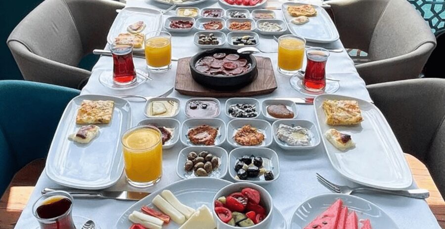 Istanbul: Bosphorus Morning Cruise with Breakfast - Hotel pickup from Istanbul’s central districts