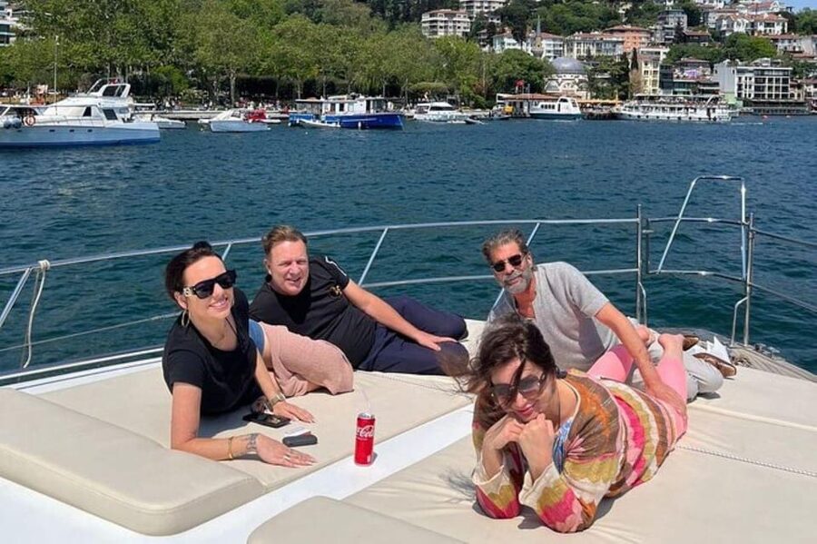 Istanbul: Bosphorus Morning or Sunset Yacht Tour with Snacks - From Dolmabahce Palace to Maiden’s Tower