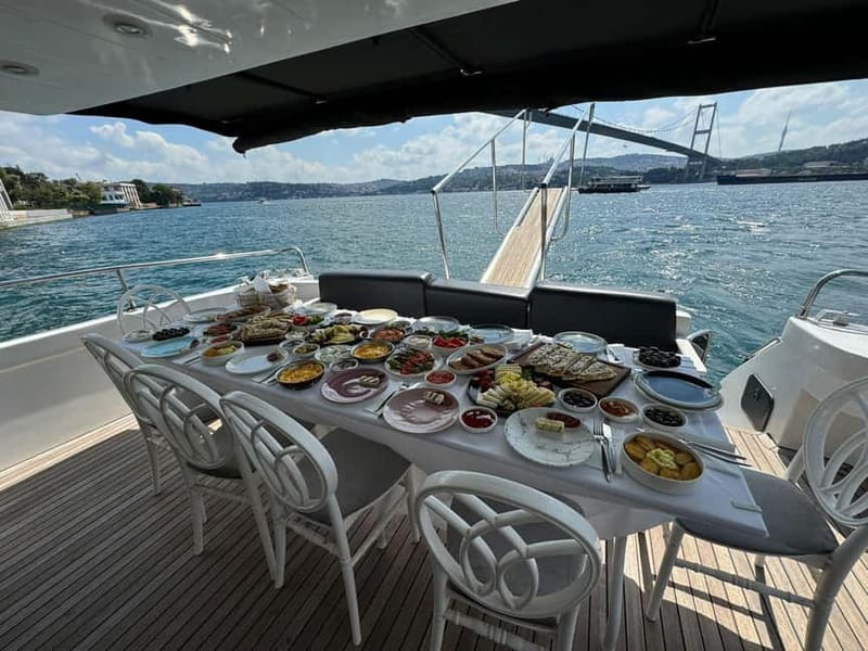 Istanbul: Bosphorus Morning or Sunset Yacht Tour with Snacks - What the guides add to the cruise