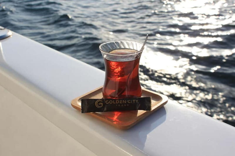 Istanbul: Bosphorus Private Guided Yacht Cruise with Snacks - Beylerbeyi Palace and the Maiden’s Tower