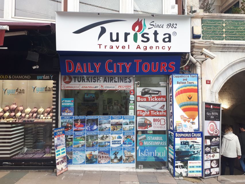 Istanbul: Bosphorus Sightseeing Boat Tour with Guide - The cruise itself: timing, comfort, and commentary