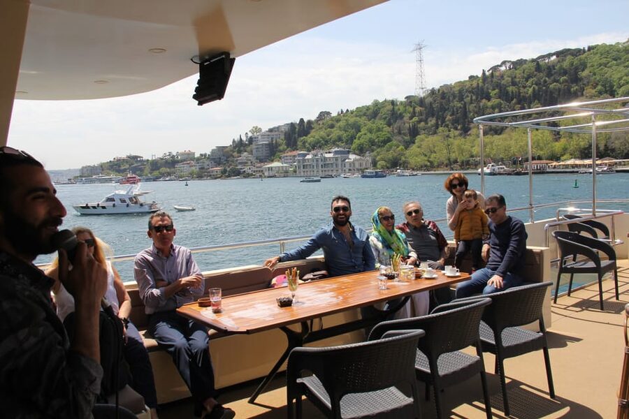 Istanbul: Bosphorus Strait and Black Sea Lunch Cruise - Anadolu Kavağı and the one-hour shore stop