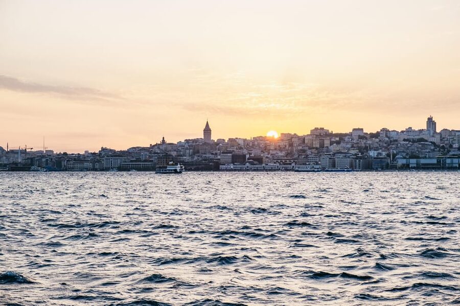 Istanbul: Bosphorus Sunset Cruise on a Luxury Yacht - Why the Bosphorus is the right place to watch Istanbul