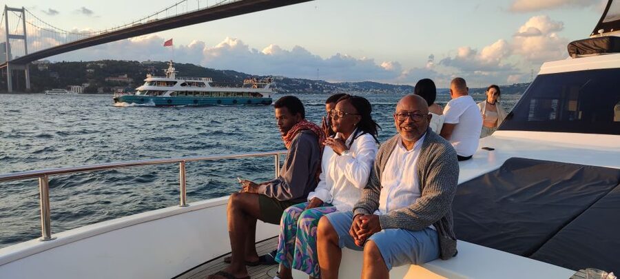 Istanbul: Bosphorus Sunset Cruise on Yacht with Live Guide - Dolmabahçe Palace and the European shore