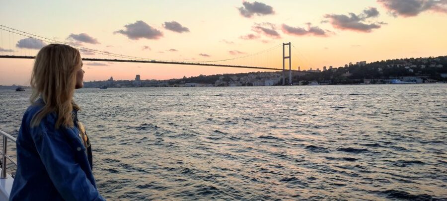 Istanbul: Bosphorus Sunset Cruise on Yacht with Live Guide - Maiden’s Tower at sunset