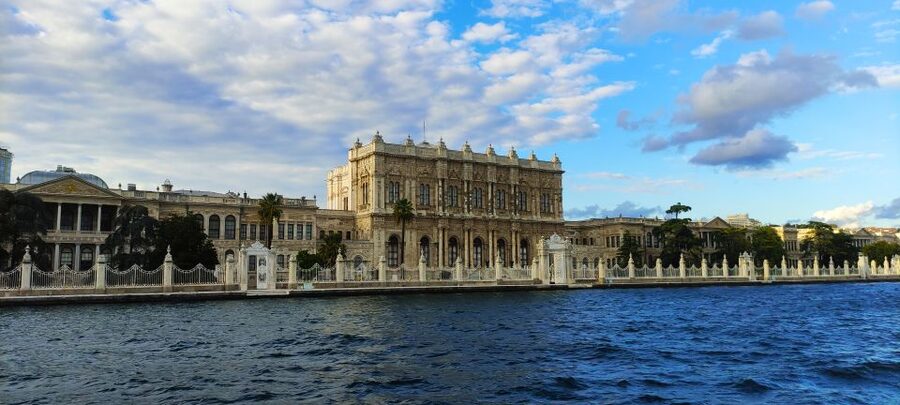 Istanbul: Bosphorus Sunset Cruise with Snacks and Wine - Bosphorus Sunset Cruise at a Glance