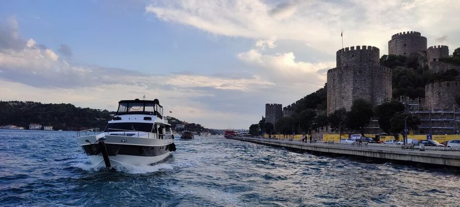 Istanbul: Bosphorus Sunset Cruise with Snacks and Wine - Ortaköy Mosque and the Bosphorus Bridge