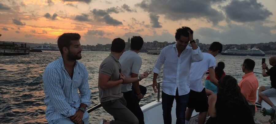 Istanbul: Bosphorus Sunset Cruise with Snacks and Wine - Meeting Up Near Galata and Galataport