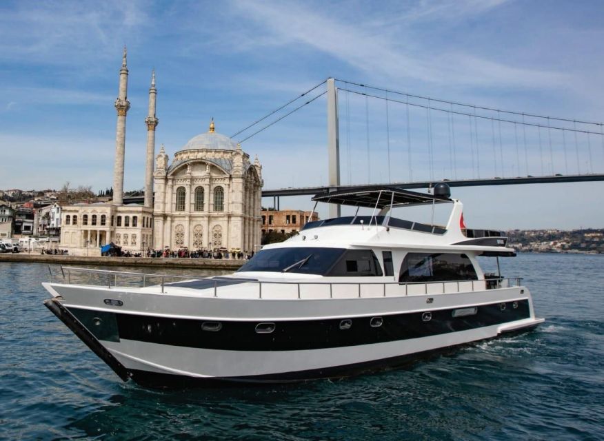 Istanbul: Bosphorus Sunset or Night Yacht Cruise & Transfers - What the refreshments add to the experience