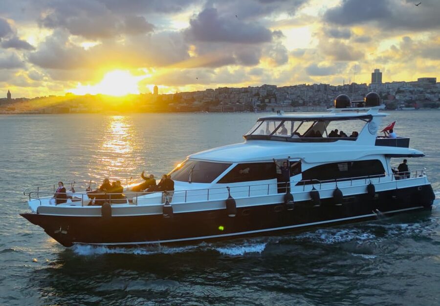 Istanbul: Bosphorus Sunset Yacht Cruise with Live Guide - Is $35 Good Value for Istanbul?