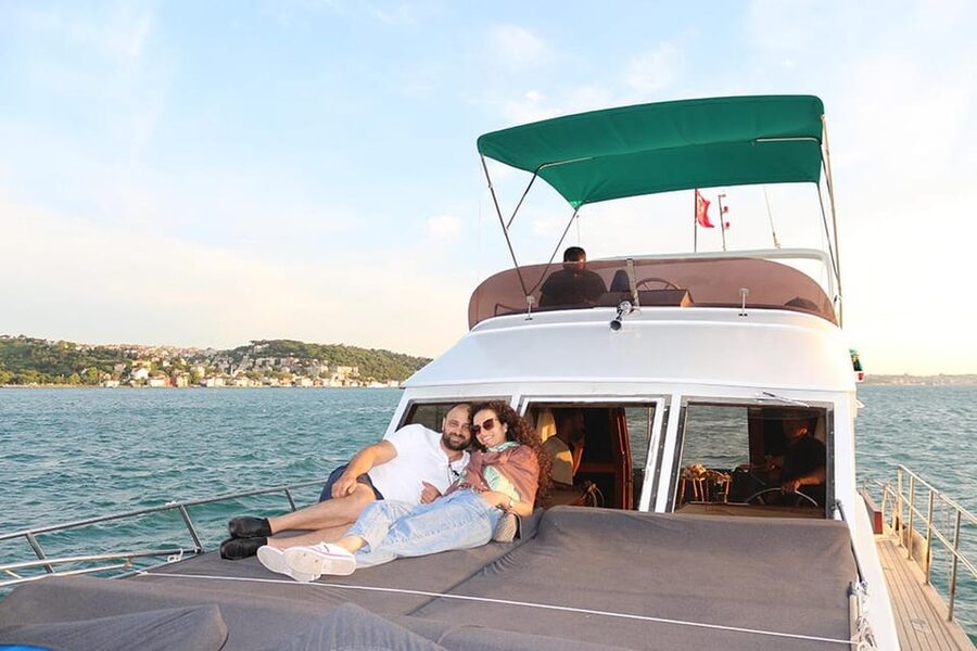 Istanbul: Bosphorus Yacht Cruise at Sunset with Snacks - Why the Bosphorus is Istanbul’s best evening stage