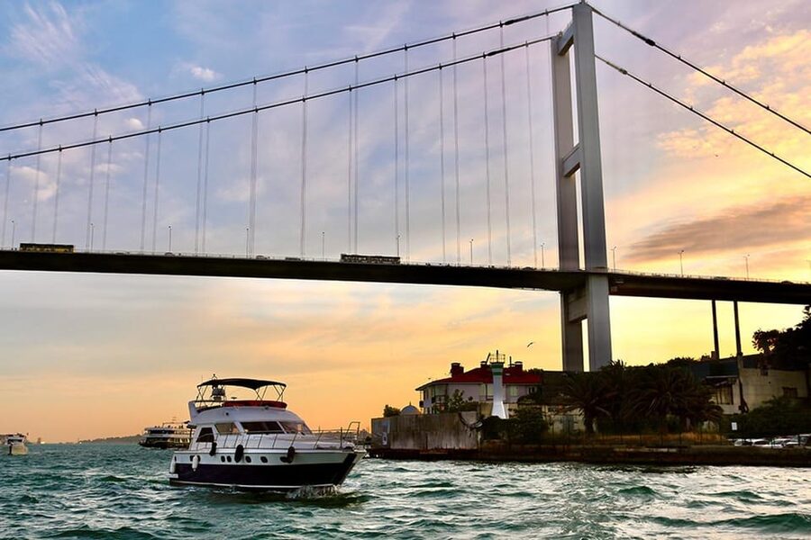 Istanbul: Bosphorus Yacht Cruise at Sunset with Snacks - Who should choose this Bosphorus cruise?
