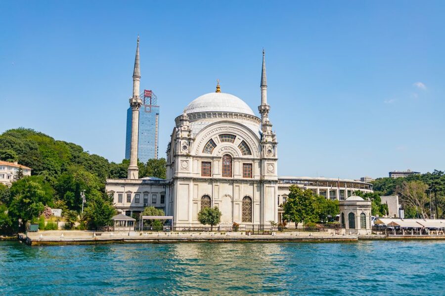 Istanbul: Bosphorus Yacht Cruise with Stopover on Asian Side - Why the Bosphorus is the right way to see Istanbul