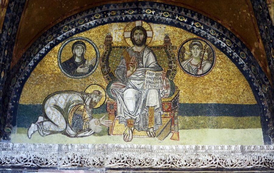 Istanbul: City Highlights Tour w/Hagia Sophia & Blue Mosque - Hippodrome ruins in Sultanahmet Square