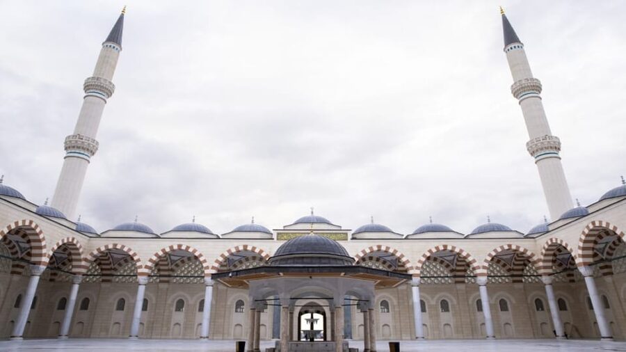 Istanbul: City Hightlights Bus Tour and Bosphorus Cruise - Pierre Loti Hill and a short cable car ride