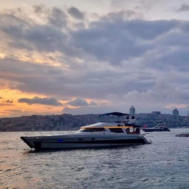 Istanbul: Daytime Bosphorus Yacht Cruise with Fruit & Snacks - Why a Bosphorus cruise is worth two hours