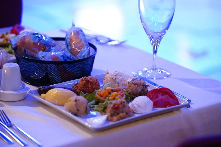 Istanbul: Dinner Cruise and Entertainment with Private Table - The evening route, from Dolmabahçe to Maiden’s Tower