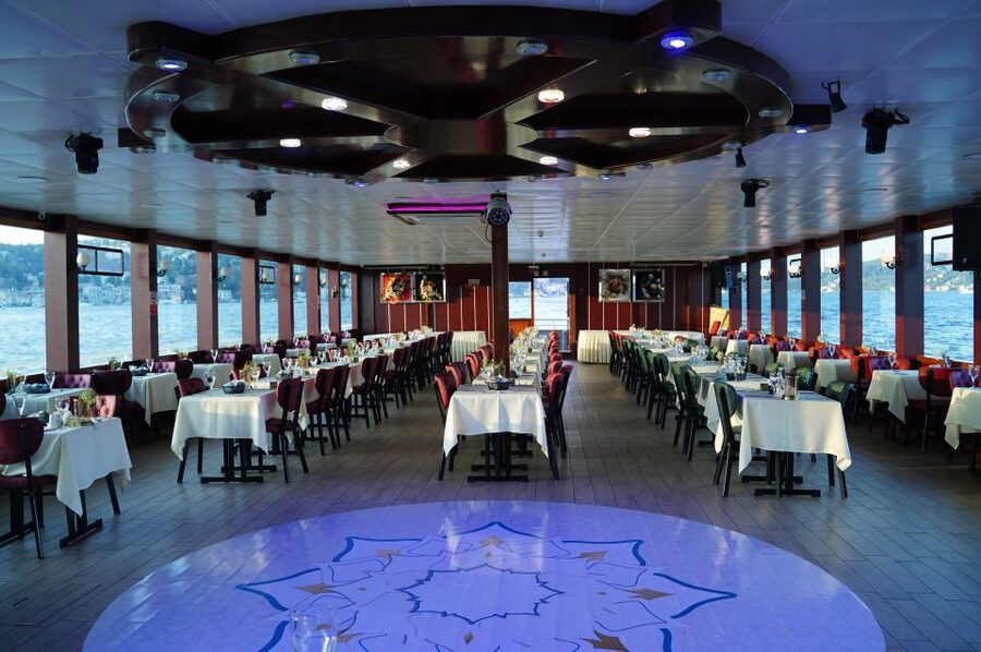 Istanbul: Dinner Cruise and Entertainment with Private Table - The private table and onboard service