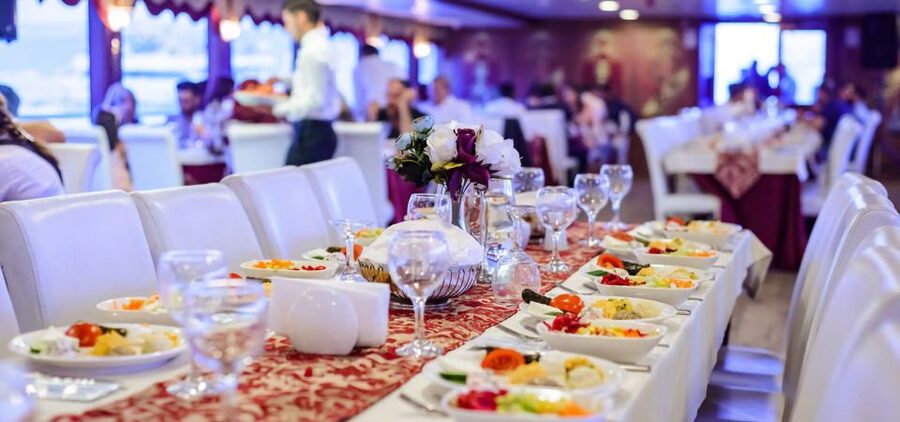 Istanbul: Dinner Cruise on the Bosphorus - Should you book the Bosphorus dinner cruise?