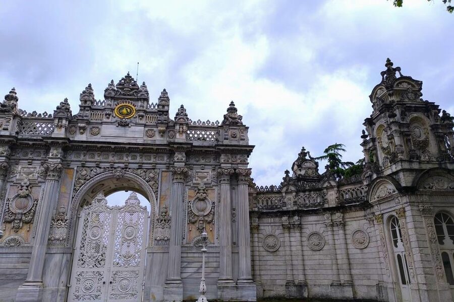 Istanbul: Dolmabahce Palace and Harem Skip-the-Line Ticket - Gardens, Bosphorus views, and a useful break