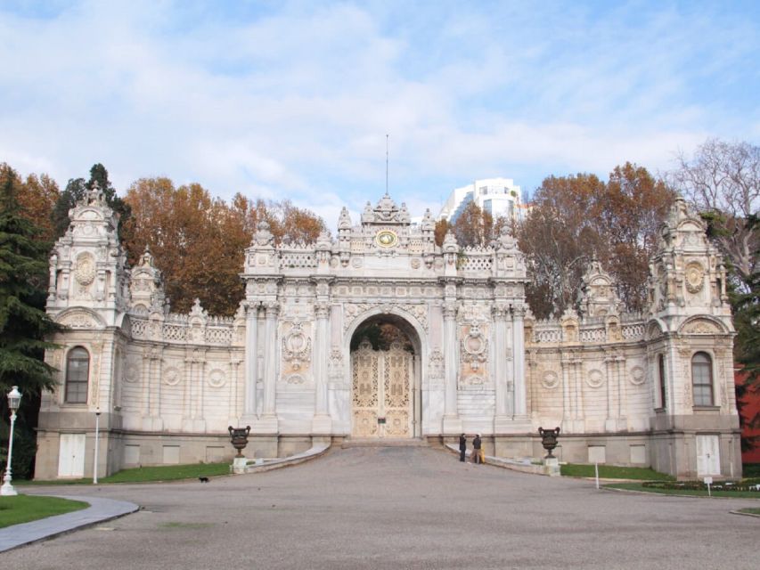 Istanbul: Dolmabahçe Palace and Uskudar Guided Tour - Four hours sounds short, so watch the clock