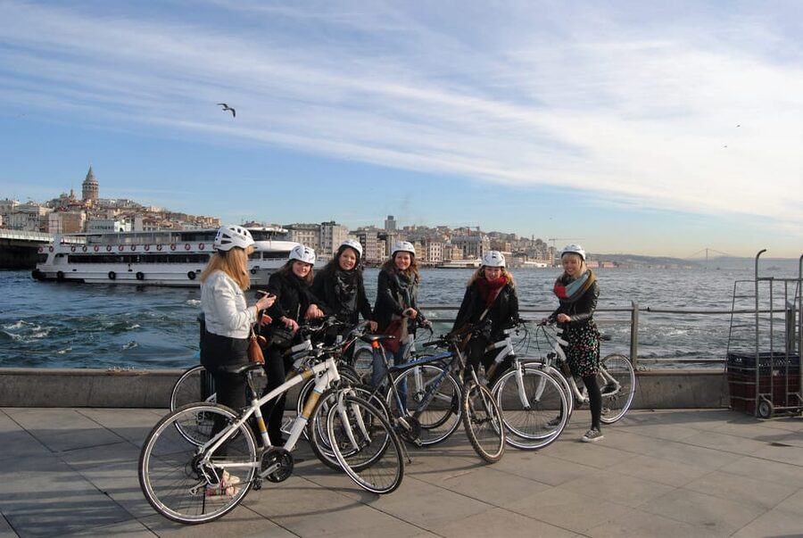 Istanbul: Eurasia Bike & Boat Half-Day Tour - The tea stop in Moda and the view toward the islands