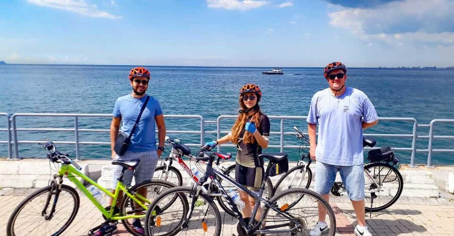 Istanbul: Eurasia Bike & Boat Half-Day Tour - Meeting in Balat and choosing your bike