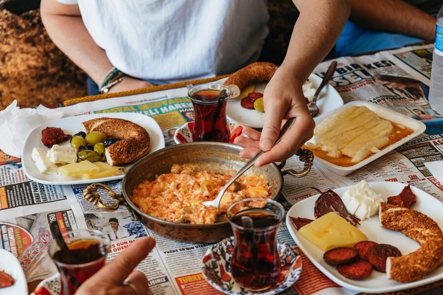 Istanbul: European and Asian Side Guided Foodie Walking Tour - Key points to know before booking