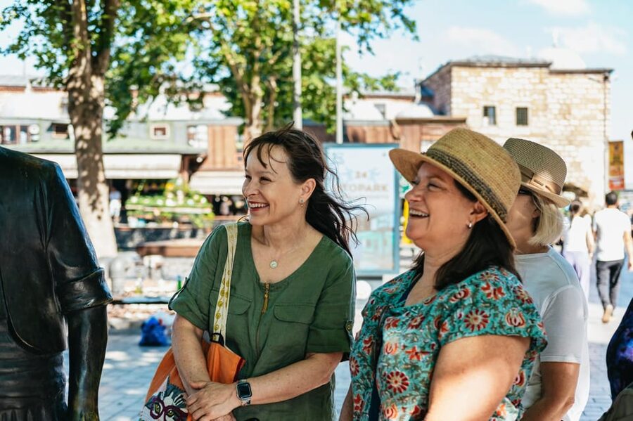 Istanbul: European and Asian Side Guided Foodie Walking Tour - Kadıköy market and the Asian-side food scene